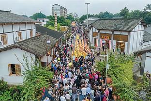 队报：与狼堡竞争，狼队也有意从巴黎租借21岁前锋埃基蒂克